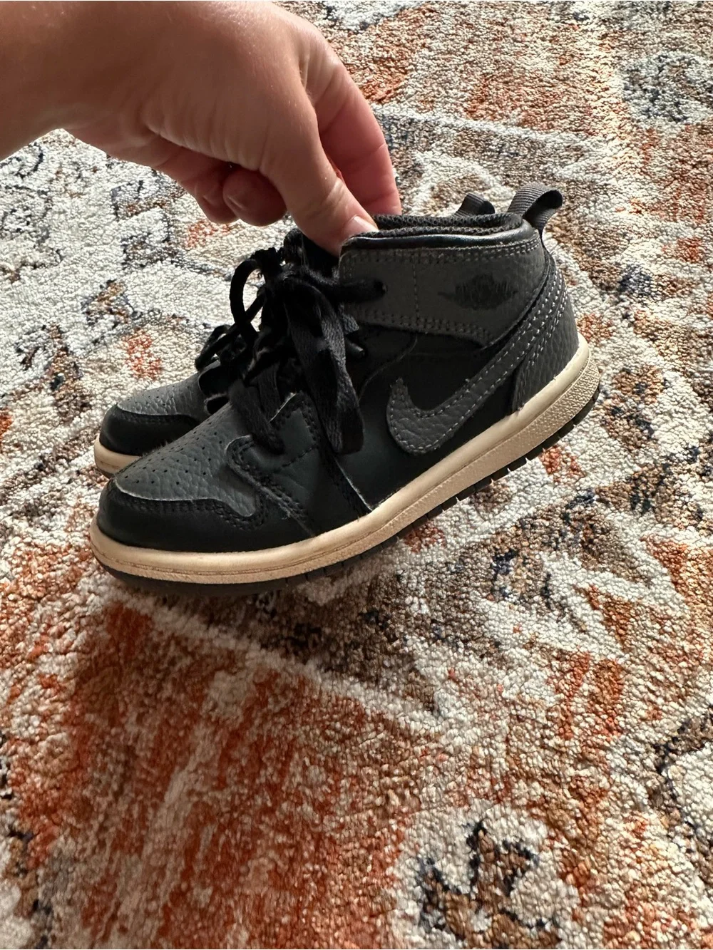 Nike Kids Black High-Top Sneakers. Size 9c